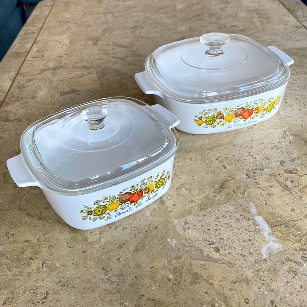 Pair of Vintage Corningware with Pyrex lids 1.5 quart & 2 quart spice of life